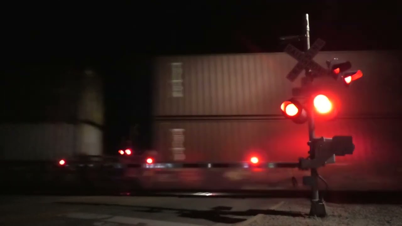 BNSF 4085 West in Mazon, IL 4/27/22