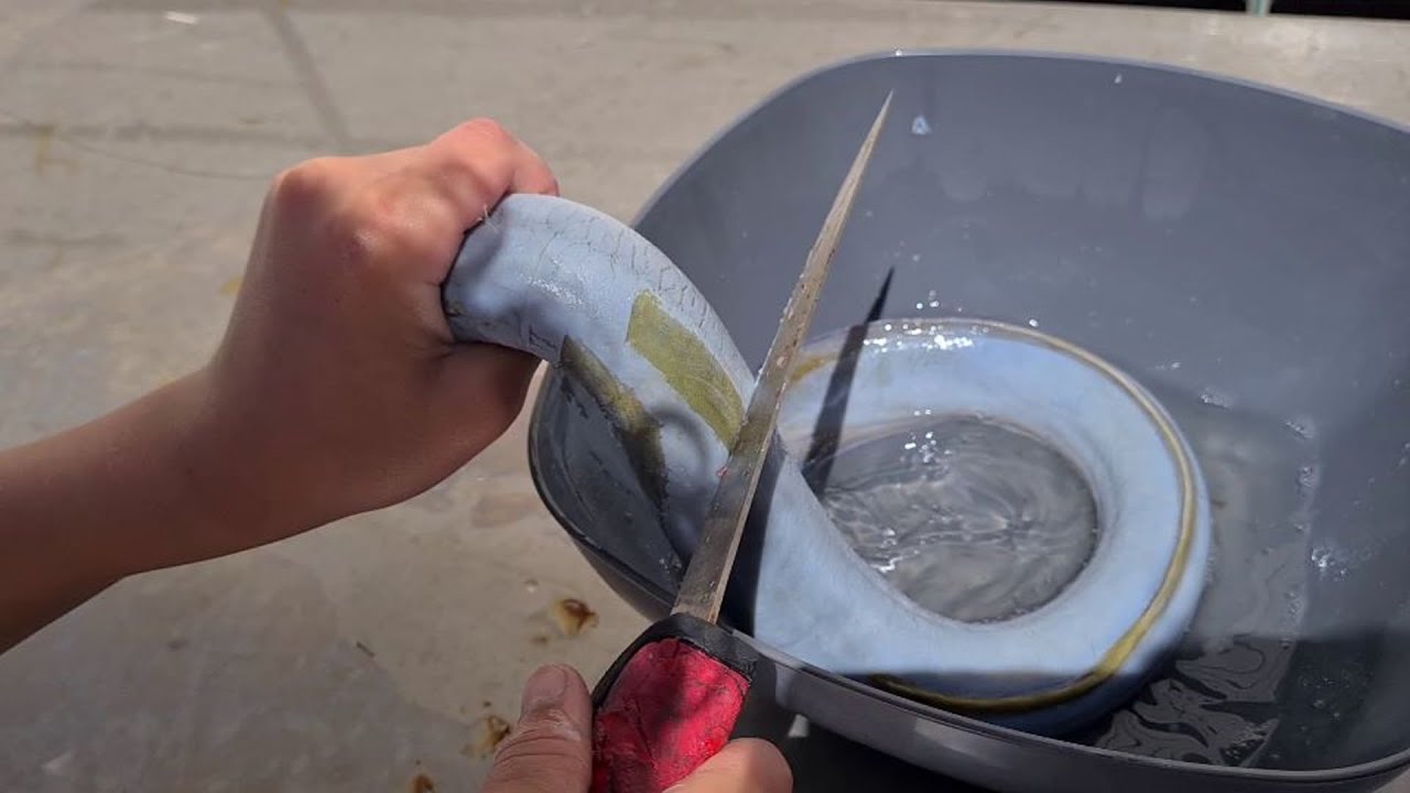 EASY EEL SLIME REMOVAL