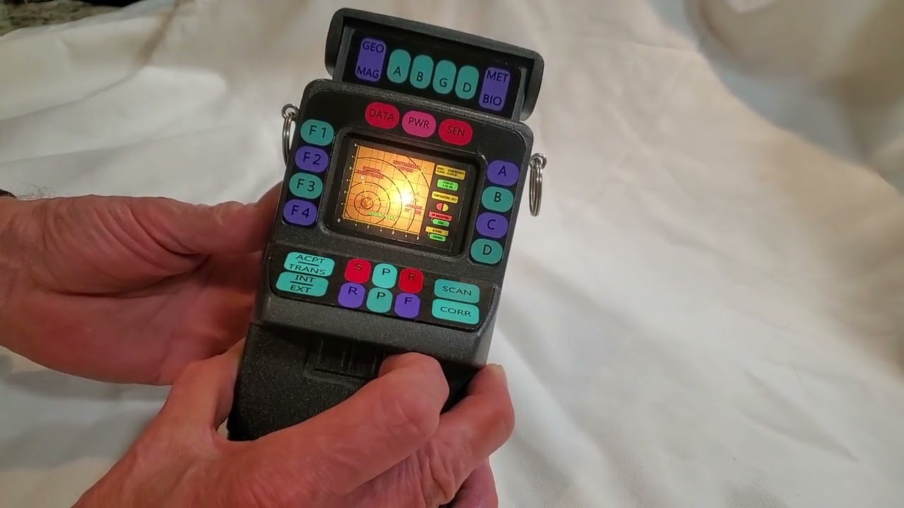 Movie generations working tricorder.