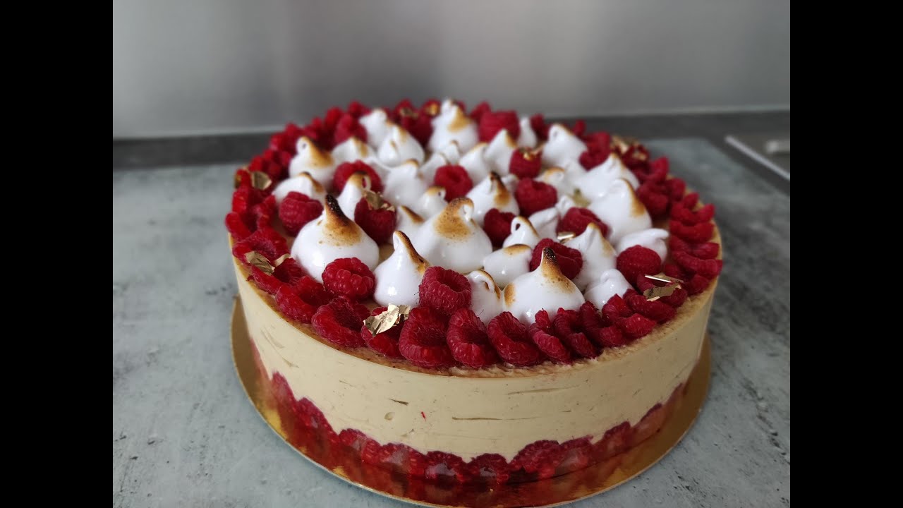 Recette du framboisier à la crème diplomate à la pistache facile et délicieux