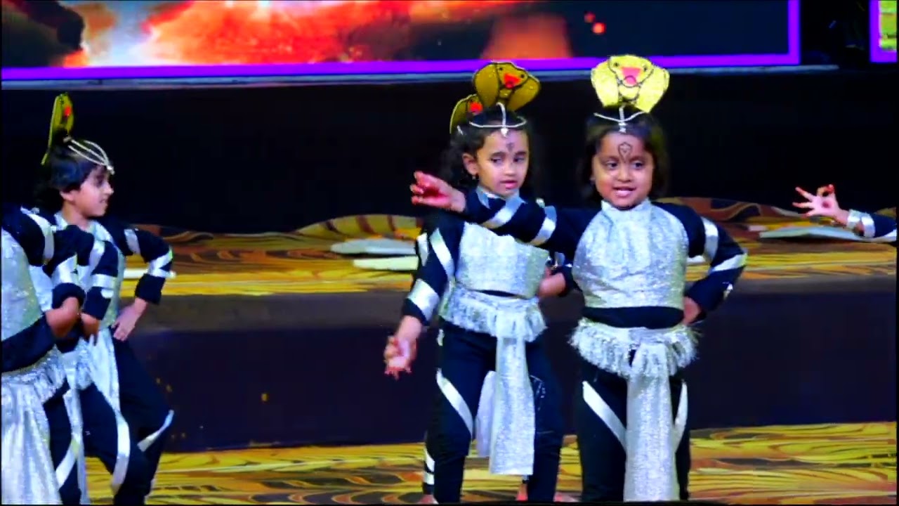 Dance by UKG Moon Students on ANNUAL DAY SRN MEHTA STATE SCHOOL KALABURAGI