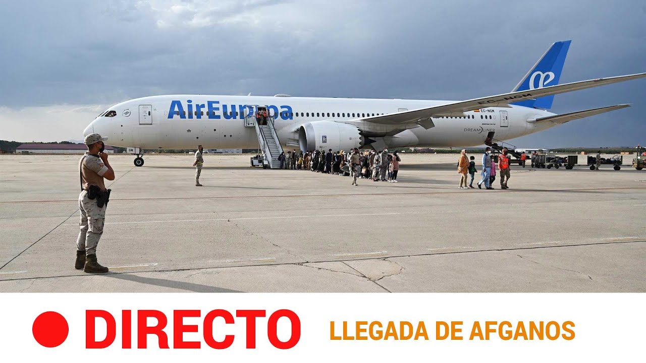 LLEGADA de un nuevo avión con EVACUADOS AFGANOS a la base aérea de TORREJÓN | RTVE