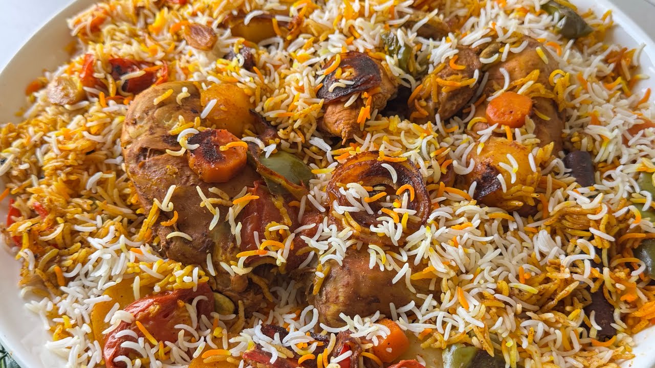 مدفون الدجاج اليمني 😍 الأرز مفلفل و ألوانه بتجنن ونكهة الخضار مع التوابل بتشهي