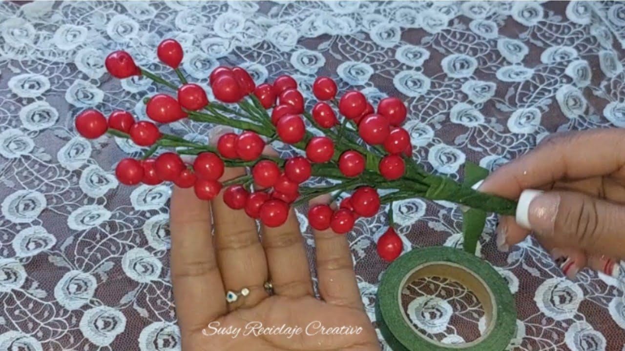 Como hacer CEREZAS NAVIDEÑAS que lucen como Compradas con poco dinero muy Fácil y Rápido Fórmula!