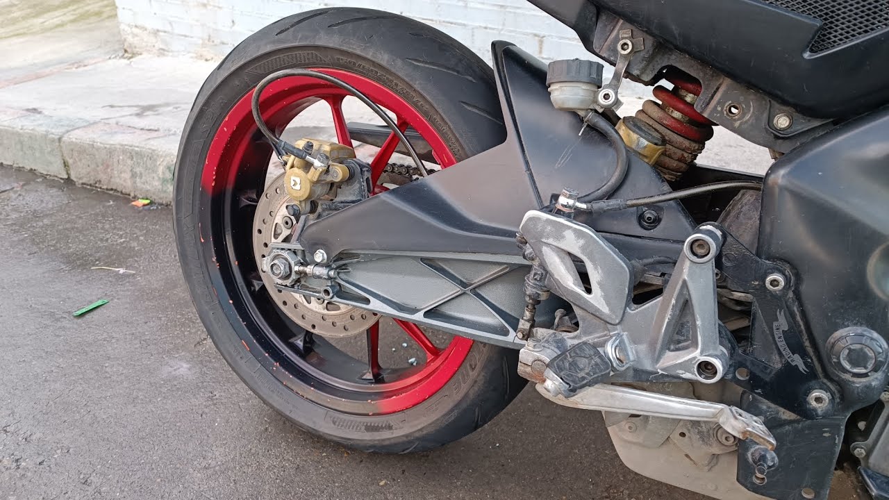 tijera de KTM RC 200 adaptada a PULSAR NS 200