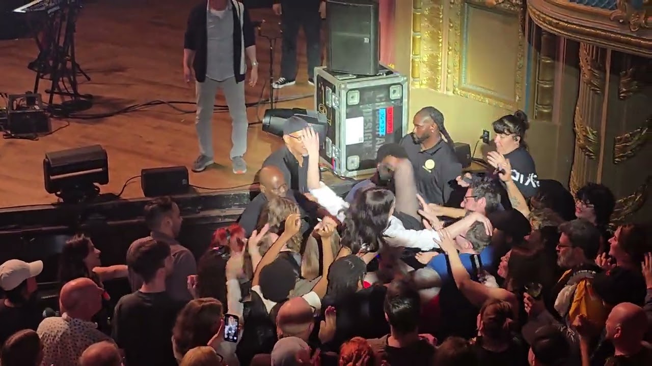 St Vincent - New York/Sugarboy (The Orpheum Theater New Orleans 4-10-25)