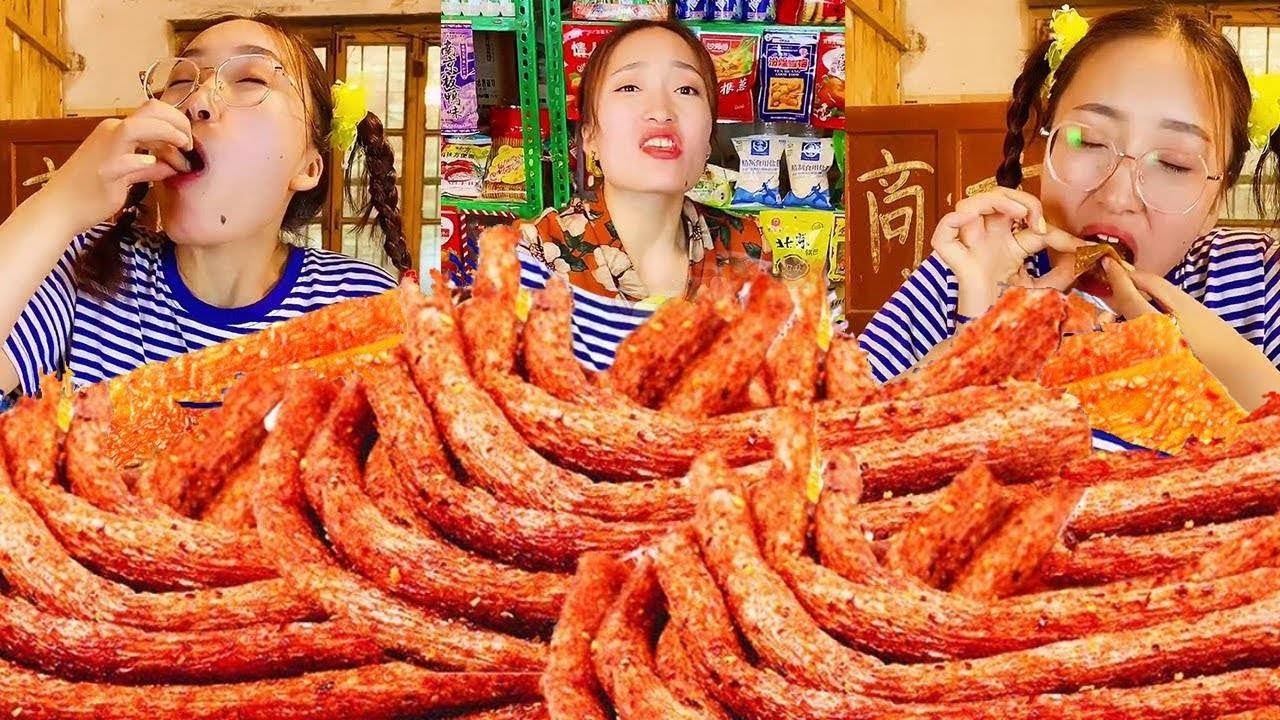 還記得童年的小賣舖嗎？南京板鴨大口嚼著吃酥脆掉渣，香辣小螺絲一口一個麻辣鮮香#小賣鋪老闆娘#搞笑劇情#童年小賣部#童年回憶#懷舊零食