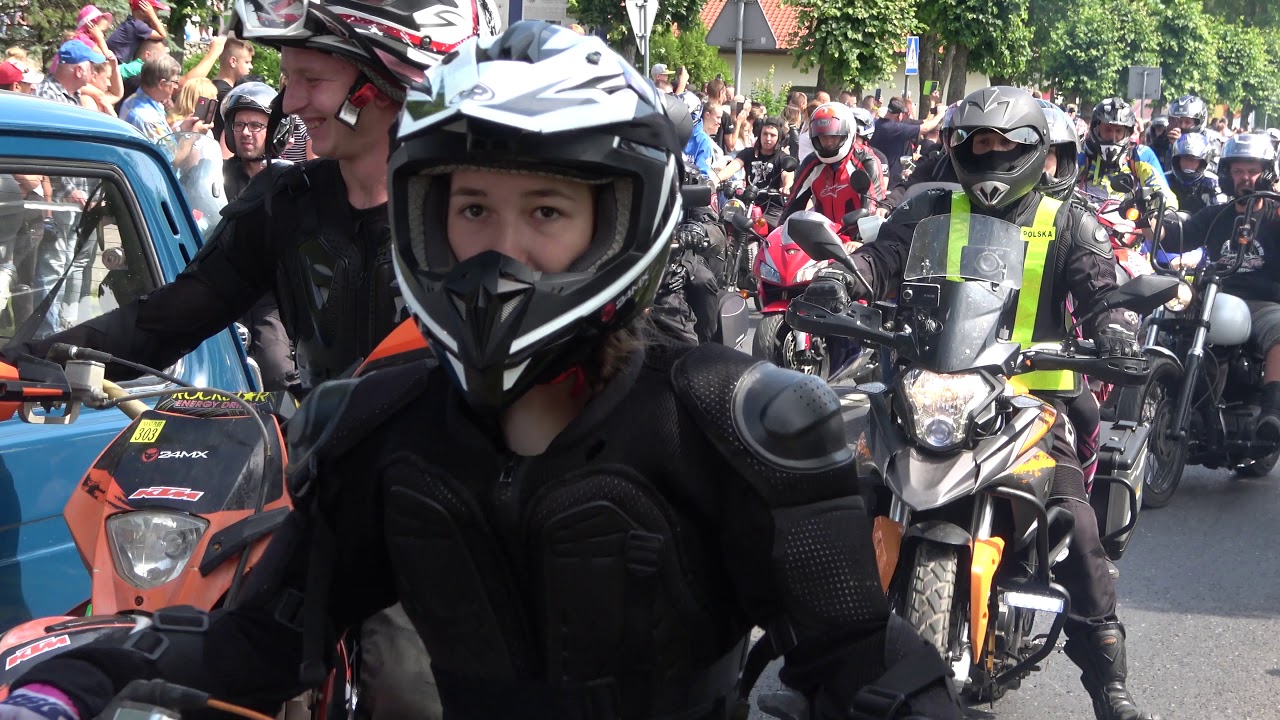 Parada motocykli na XXXI Międzynarodowym Zlocie Motocykli 