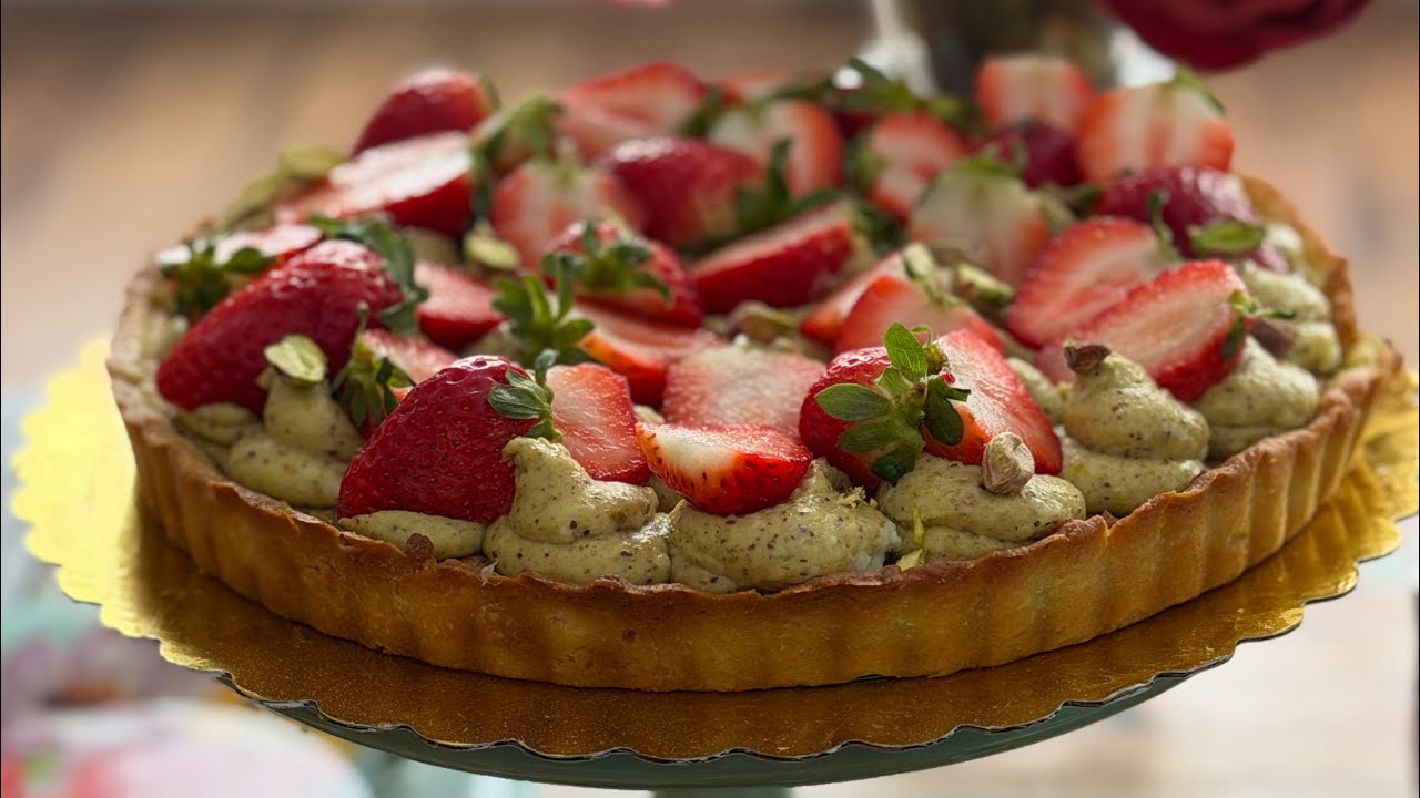 Recette de Tarte pistache & fruits rougesوصفة تارت الفستق و الفرولة 