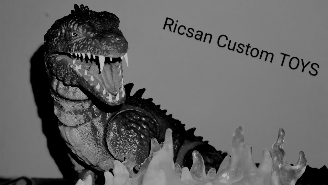 beast from the 20,000 fathoms figure unboxing talking about Ricsan Custom Toys.