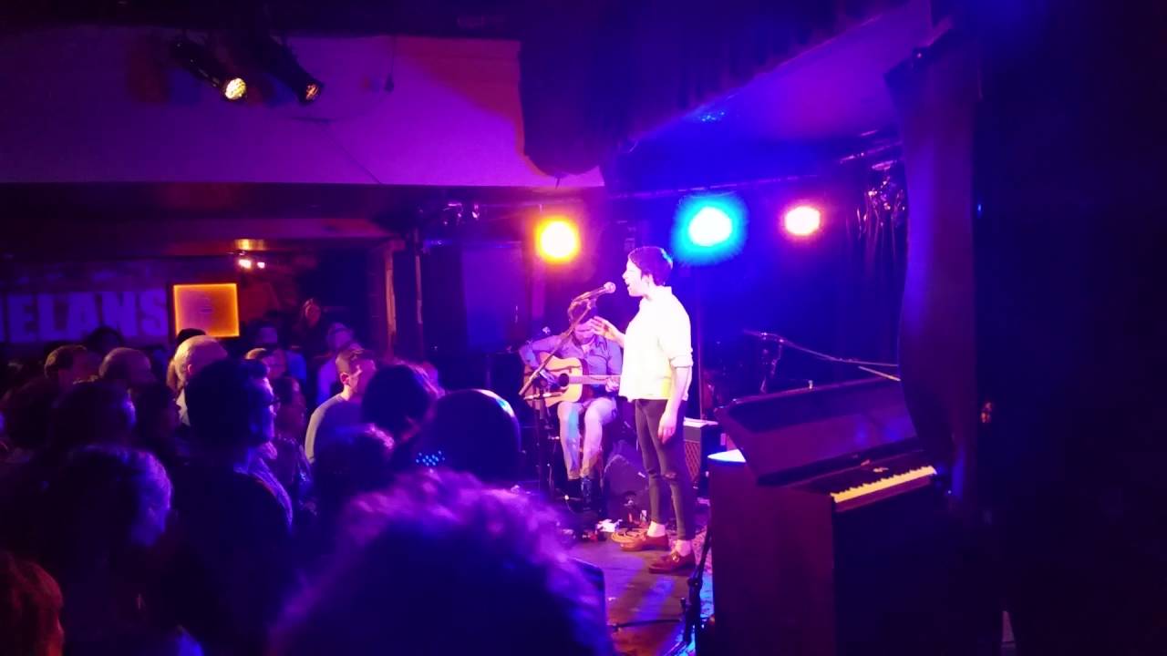 Lisa O'Neill - Run Honey Run (John Martyn) Whelans May 2016