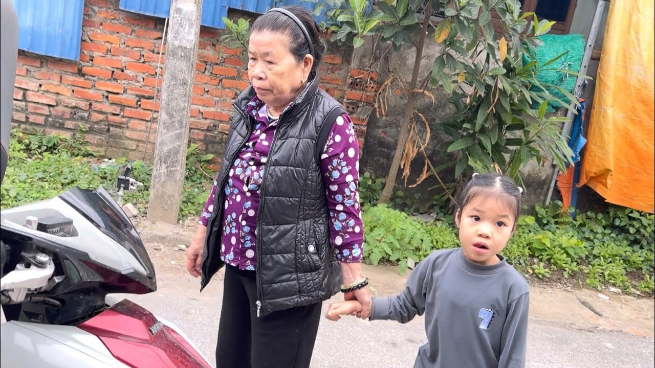Vào Thăm Nhà Cô Phợi Hàng Xóm. Vườn Rau Xanh Của Thím 