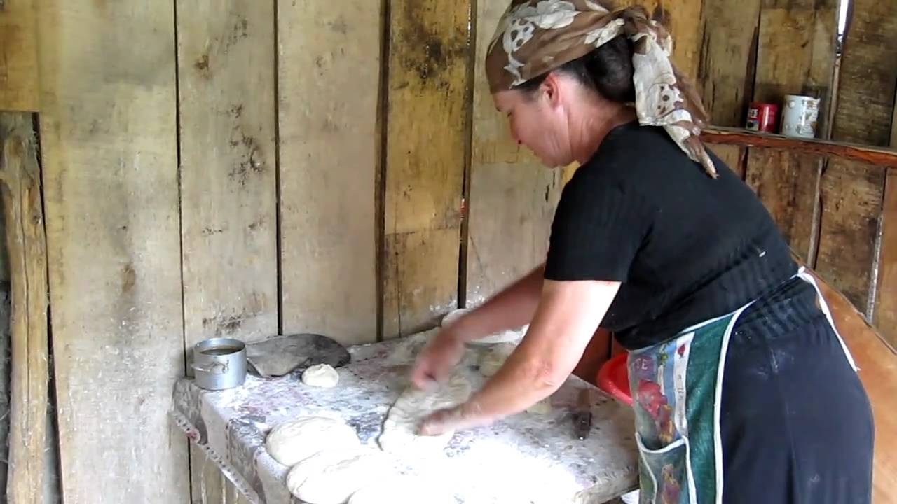 khachapuri (Lobiani) making in Svaneti იმერული ხაჭაპური Хачапури