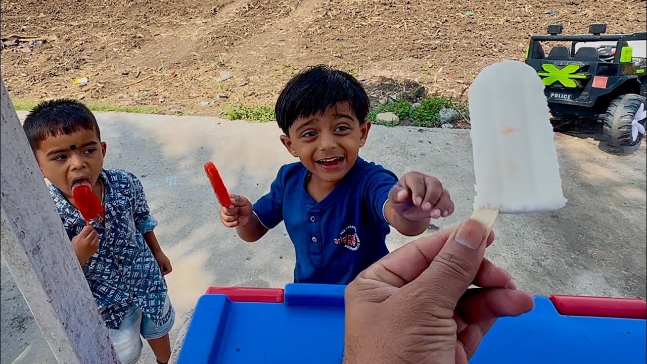 Ice cream माऊलीने red & white खरेदी केली 🫢