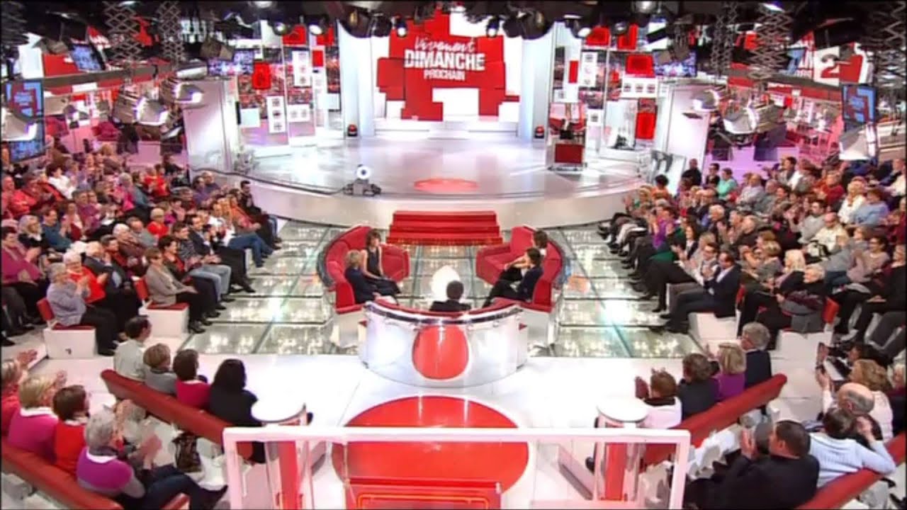 Virginie Hocq, secouriste dans "Vivement Dimanche"!