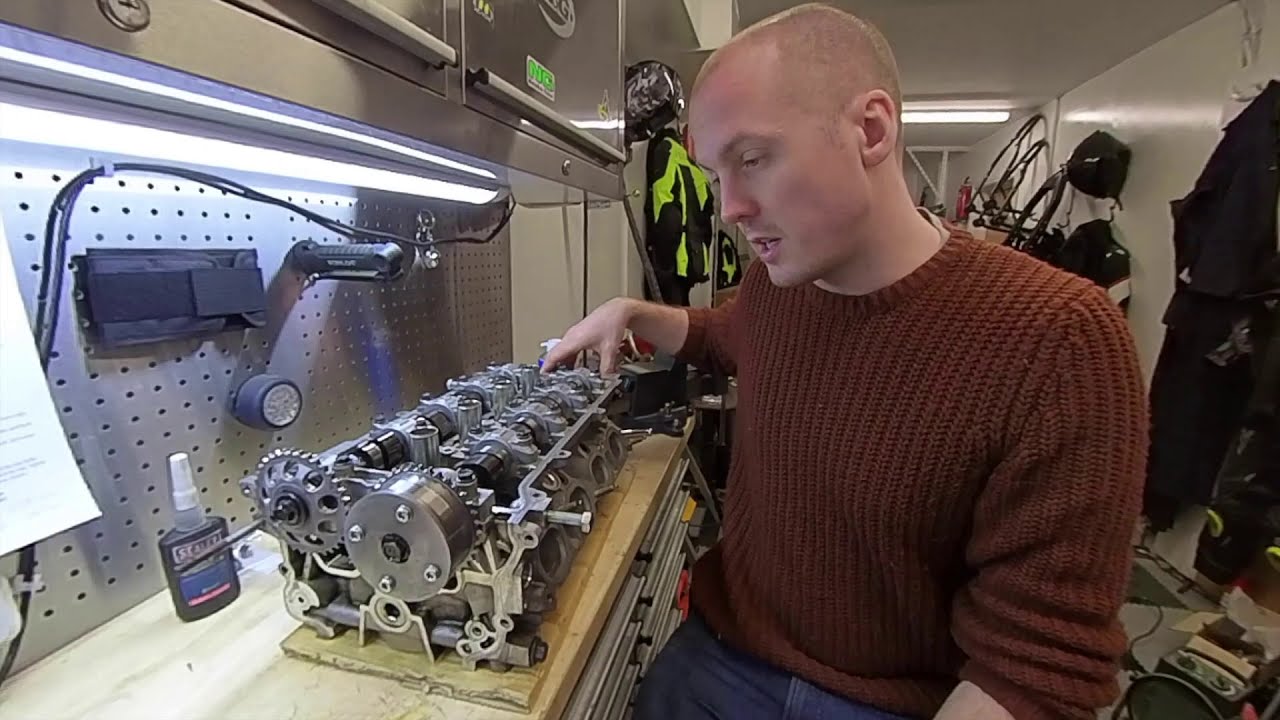 2zz-ge cylinder head reassembly - VVTLi explained and valve clearance check  HD 1080p