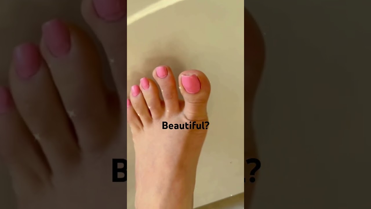It's queen👸🏼#queen#feet#foot#پا #footlover#goddess#beautifulfoot#beautiful_feet#عشاق_الأقدام#nails