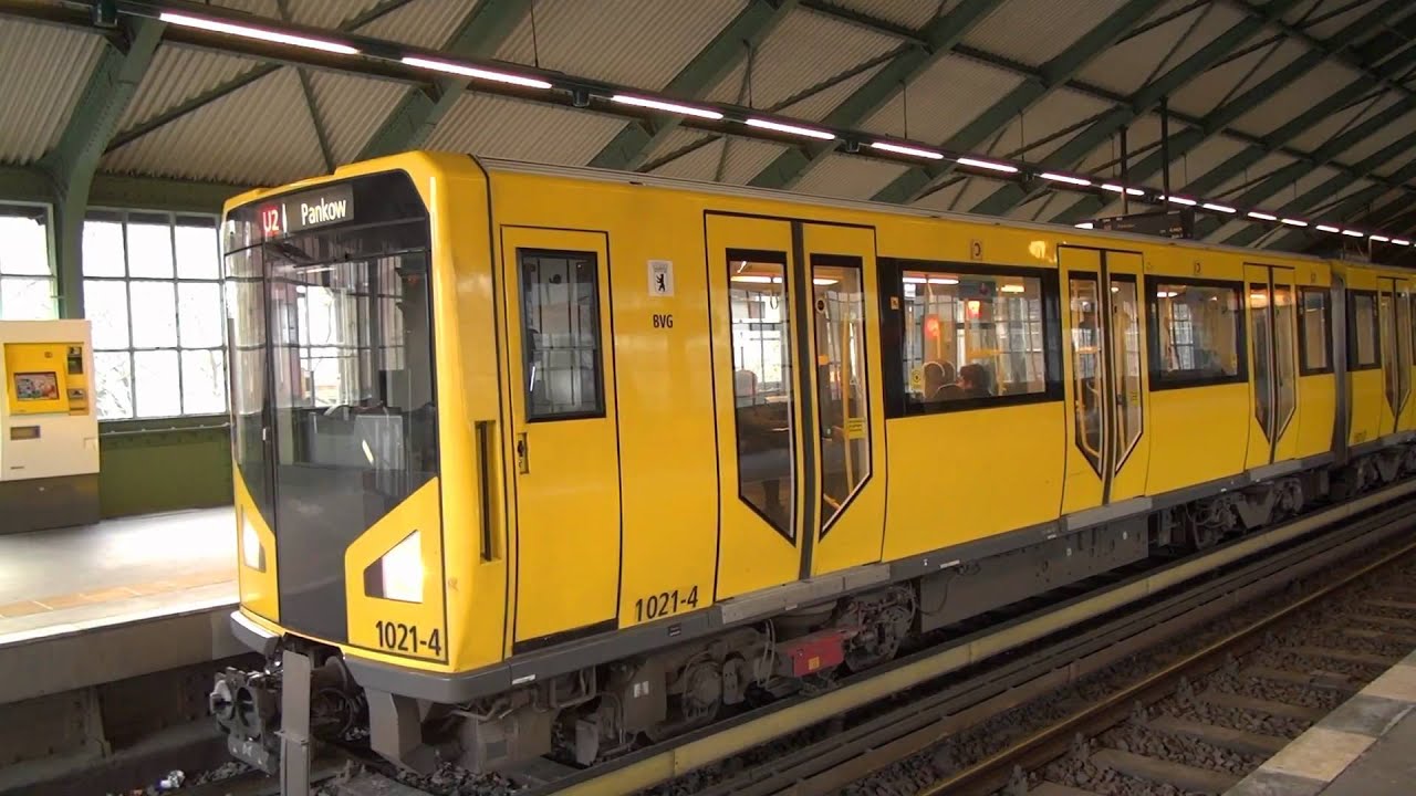 U-Bahn Berlin Hk-Zug in B&uuml;lowstra&szlig;e U2 HD