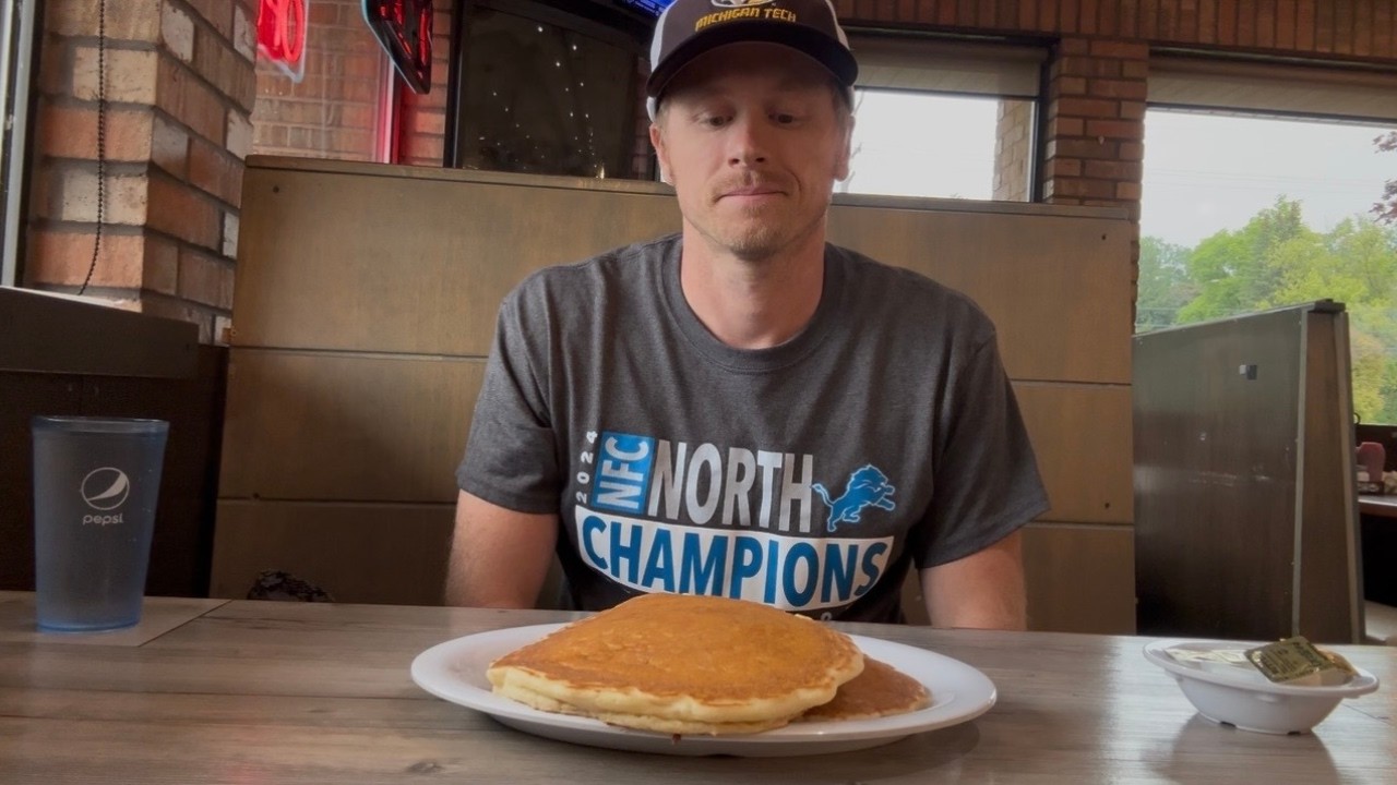 TRYING TO BEAT THIS LONG STANDING ALL YOU CAN EAT PANCAKE RECORD! | MAN VS. FOOD