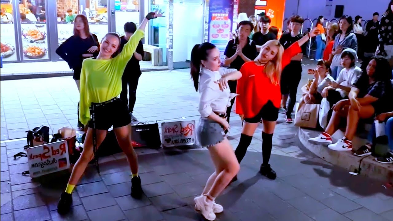 RED SPARK. MILA, ALINA & DIANA. HONGDAE STREET FANTASTIC CLASSY BUSKING MEMORY.