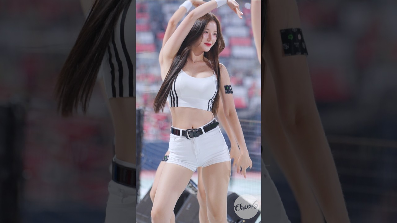 진짜 말도안되는 몸매 Up! 아웃송 김해리 치어리더 Kim Haeri Cheerleader ktwiz