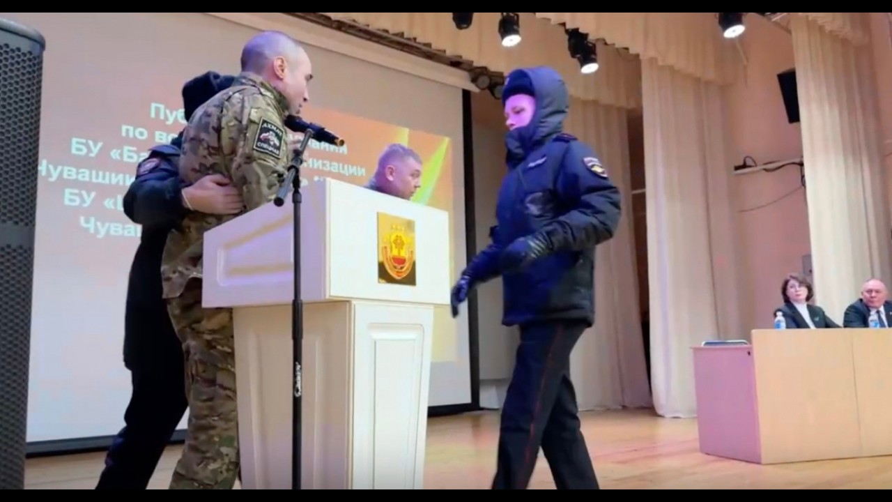 И это показали на всю страну. Трясет весь интернет