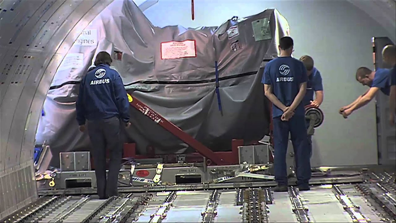 Loading of the A330-200F