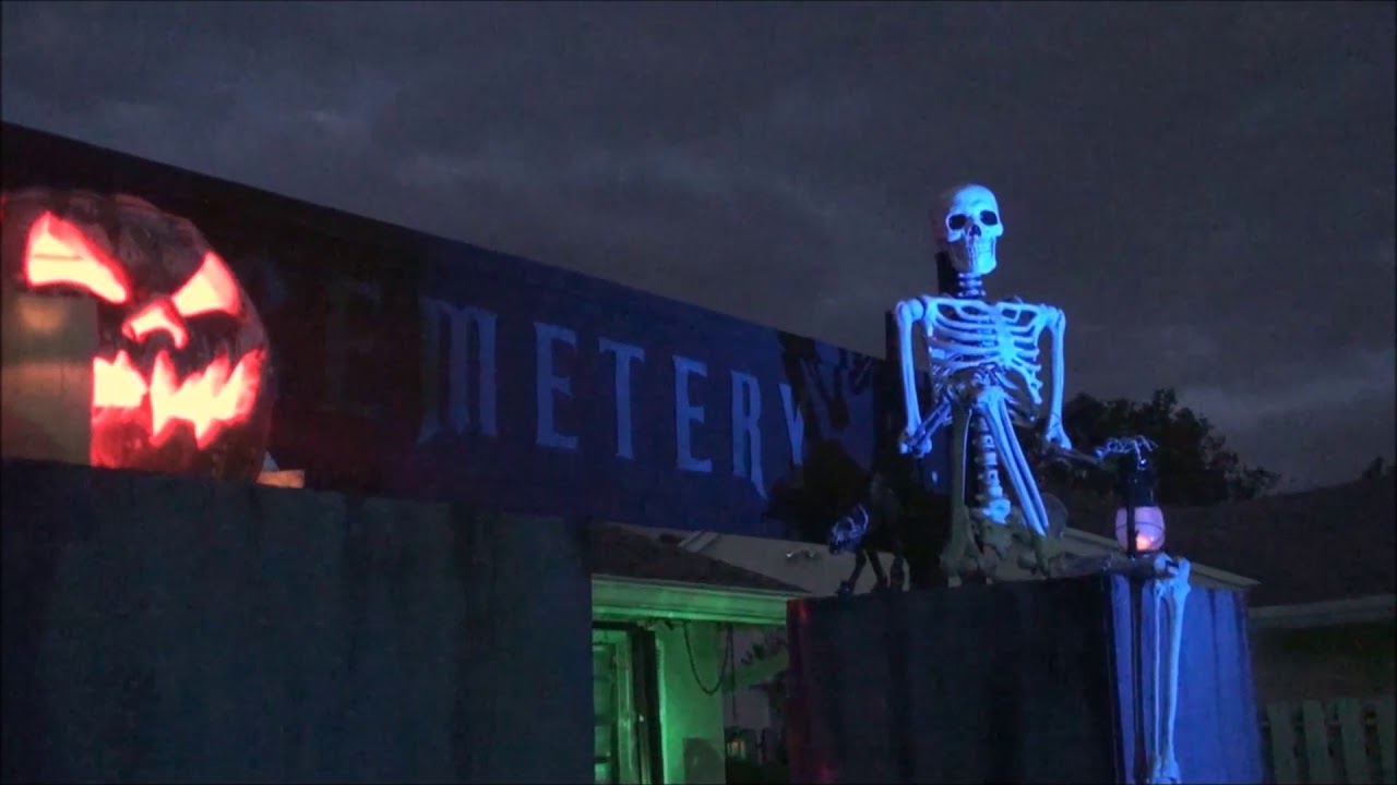Eerie Acres Cemetery Halloween Night 2017