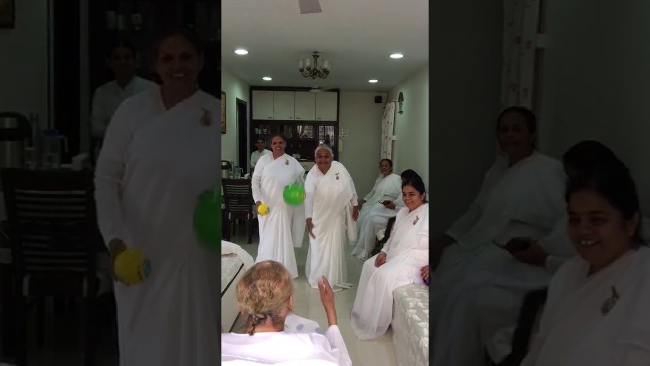 Gulzar Dadi boll playing