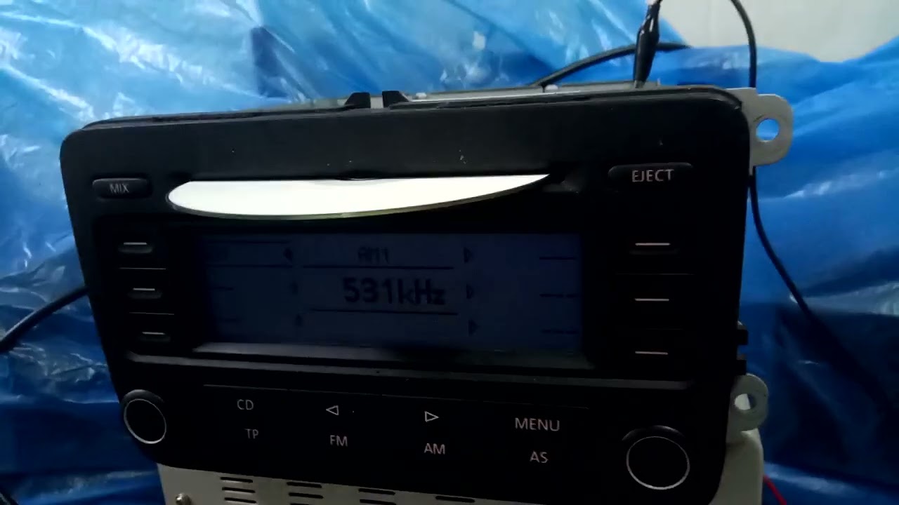 Магнитола rcd-300 в сборе, проверяю привод не музыкальным cd
