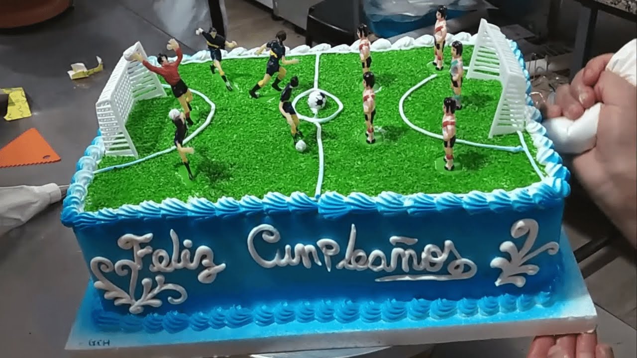 SOCCER FIELD CAKE DECORATIONS⚽🥅 | football cake decorating ideas⚽🥅