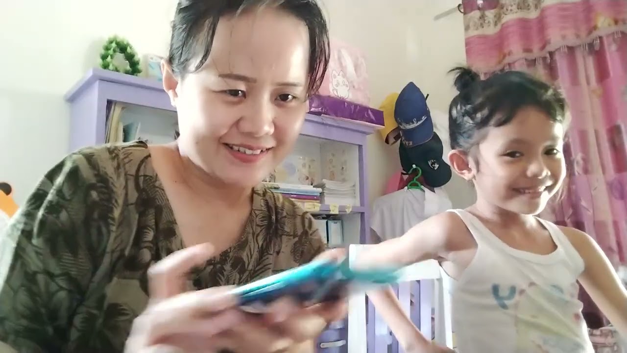 Unboxing paket bersama mama😁😘