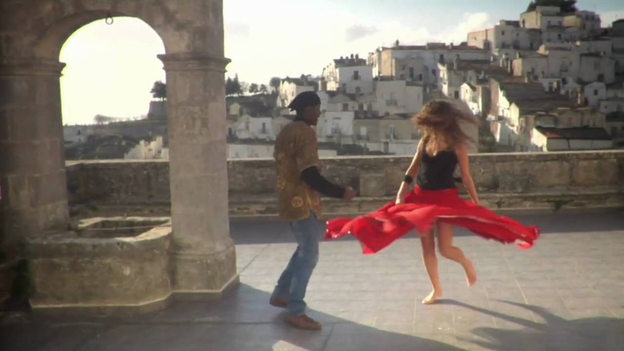 Video clip ufficiale di Rione Junno / Taranta Beat project: 'Figlia figlia'