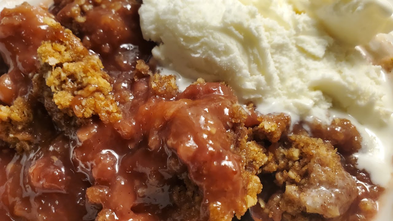 Strawberry Banana Crumble using All Recipes Apple Crisp Topping served with frozen yogurt