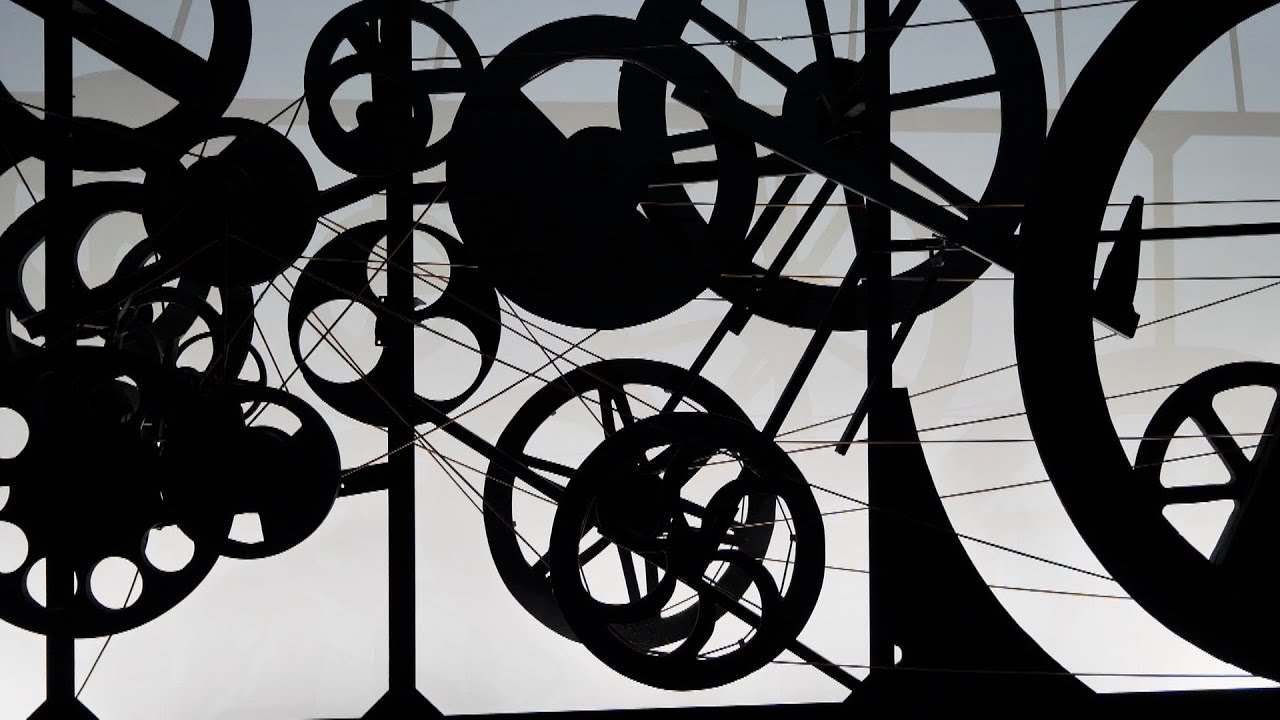 La radicalità di Jean Tinguely in mostra a Milano