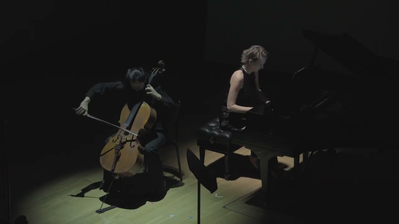 Второй снег на стадионе . Павел Карманов. 