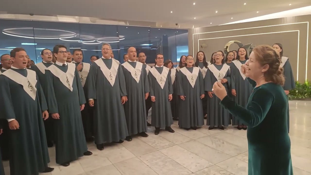 Vou cantar ( Siyahamba) - Coral Filadélfia (90 anos)