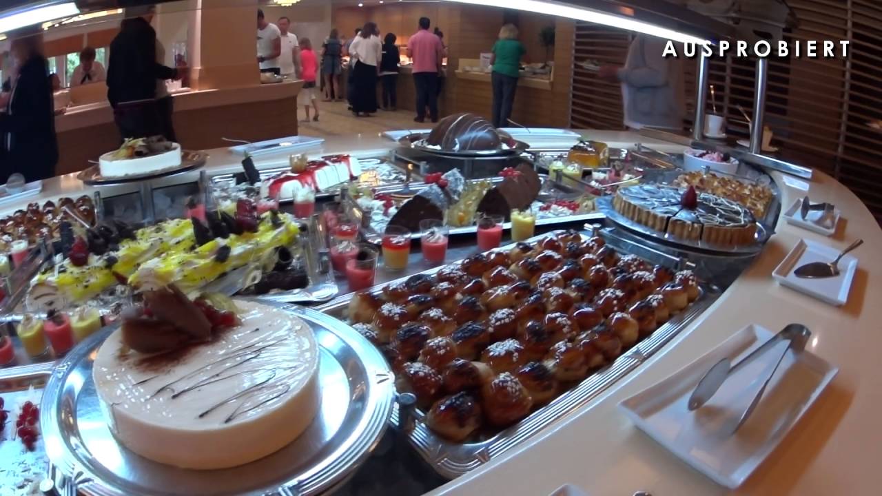 Pilot Beach Resort: Dinner Buffet