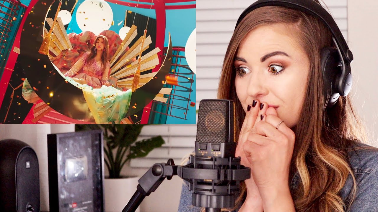 IZ*ONE (아이즈원) - 'FIESTA' MV - SINGER REACTION