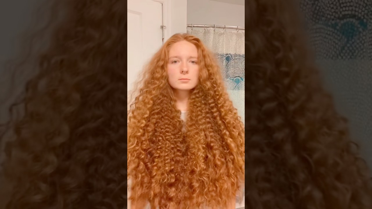 This is why people with curly hair don&rsquo;t brush dry 😂