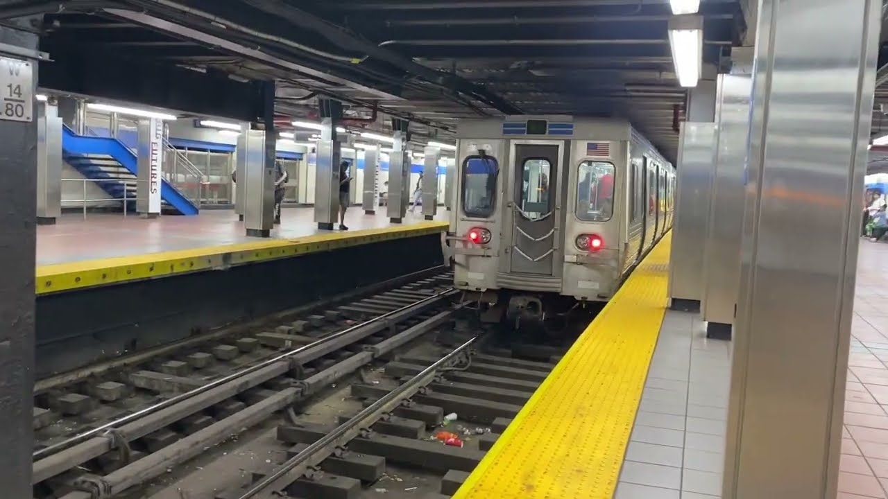 SEPTA Broad Street Line, Market Frankford Line Action at 15th Street-City Hall