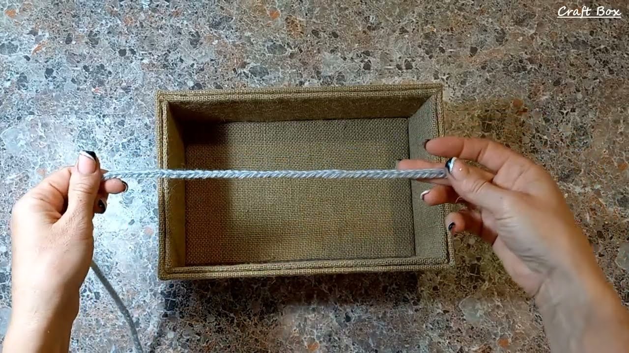 Shoe box + burlap, look at the incredible result! Everyone will ask where you bought such beauty!