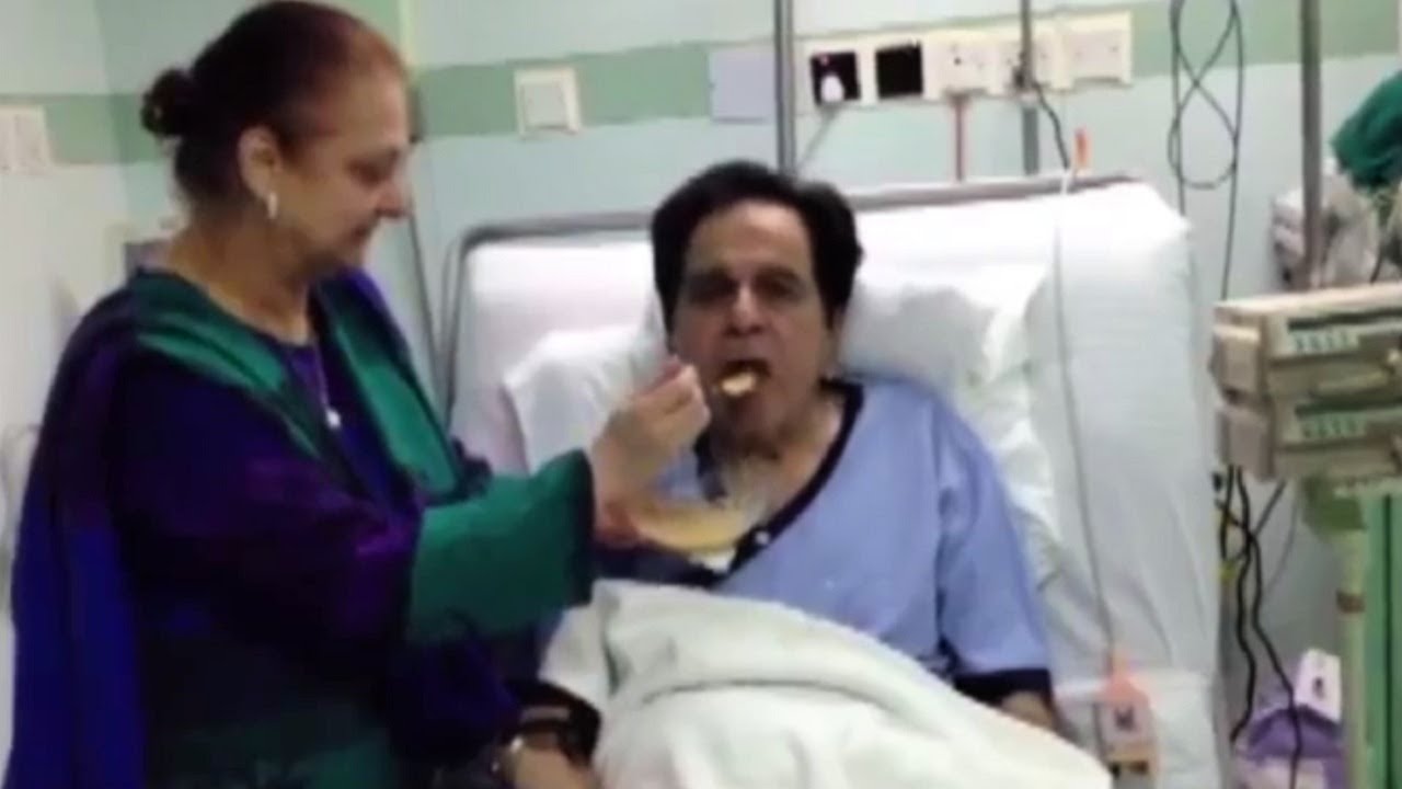 Dilip Kumar Last Video Inside Hospital Before He Left Us🥺 Saira Bano Ji Feeding Him Food
