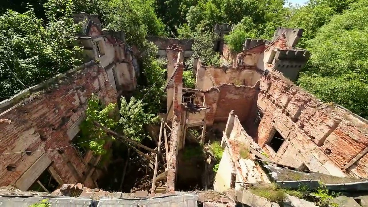 Lost Place Schlo&szlig; Thierbach 31. 5. 2023  4k
