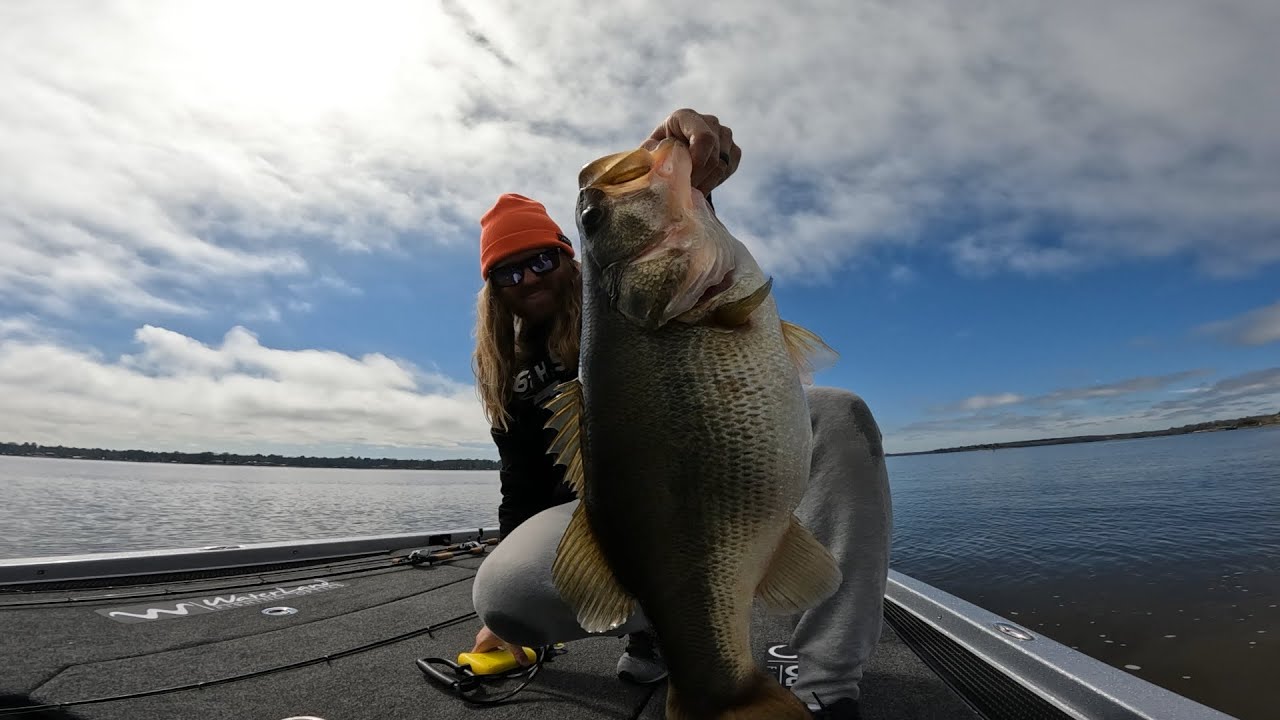 Catching HUGE bass AND crappie on the same magical lake (only half the catches)