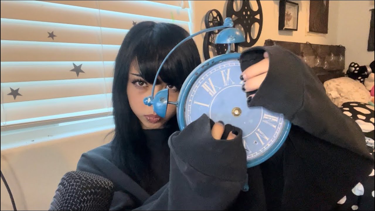 another asmr video (tapping + scratching)