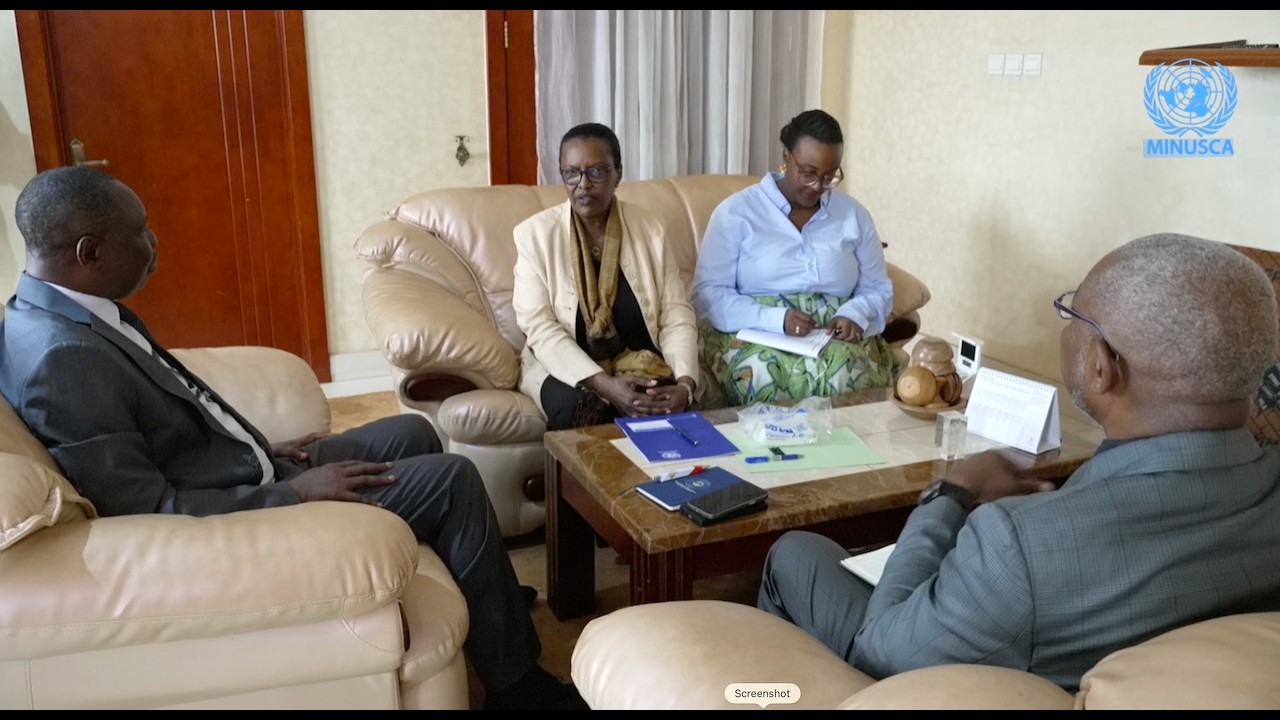 La Cheffe de la MINUSCA rencontre le ministre centrafricain de l’Administration du Territoire