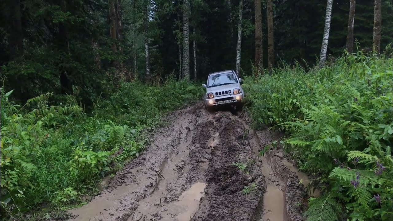УАЗ Патриот и Suzuki Jimny едут по тропе квадроциклов