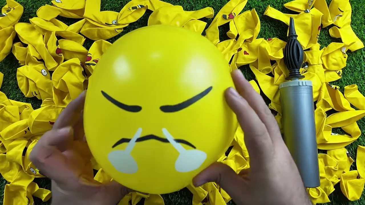 Playing with balloons and Balloon bursting #balloon #satisfying