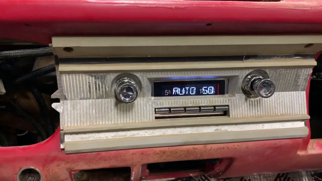 Custom Autosound usa-740 in 1965 Falcon with deluxe dash